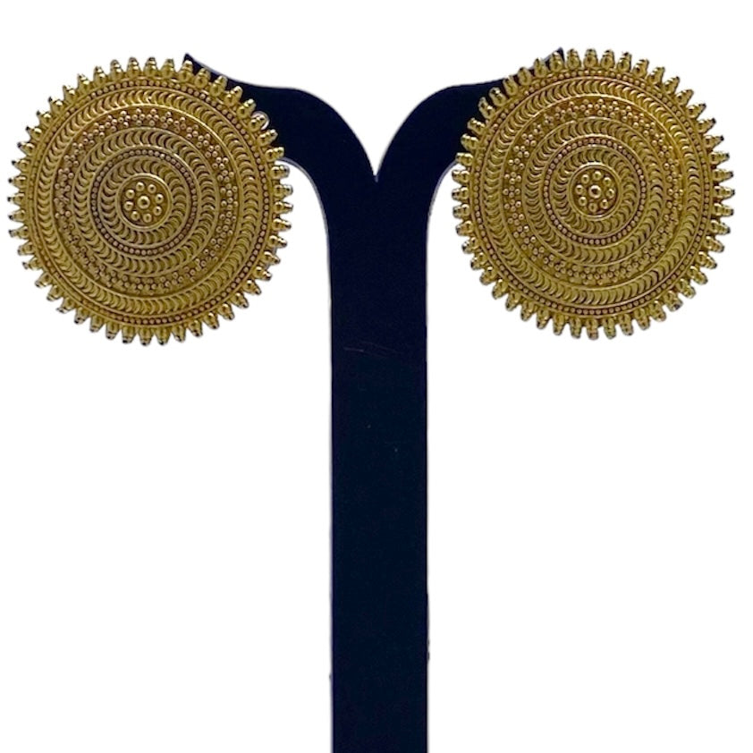 Circular Gold Stud Earring