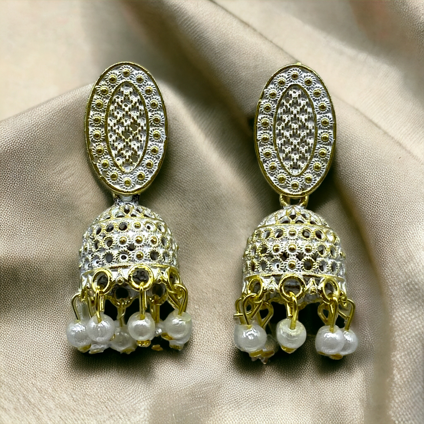 Oval studded small Zumkha Earring