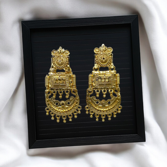 Gold Dangling Earring